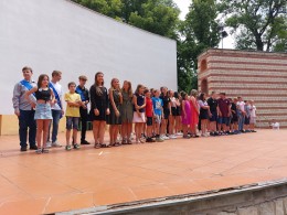 Rozloučení s deváťáky a pasování páťáků