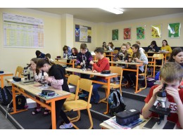 Laborujeme v hodině přírodopisu