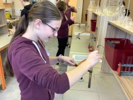 Hoříí, hoříí - Néé, 8.C laborky zvládla